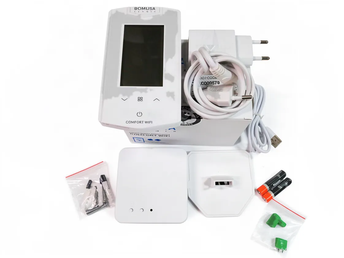 Domusa programmeerbare WiFi thermostaat Mod. confort WiFi. Regeling en besturing van het verwarmingssysteem, onderdeelnummer CELC000579