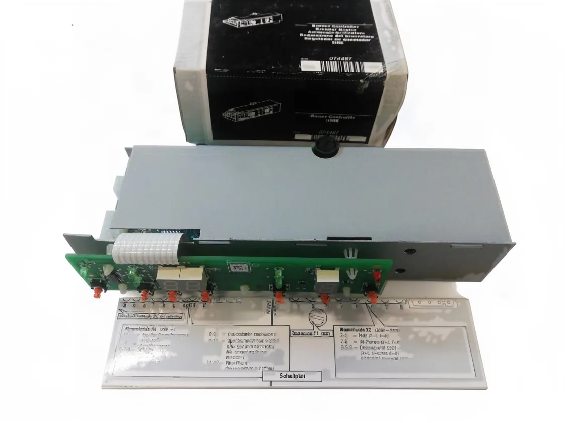Scheda elettronica Intergas HRE24/18 - HRE28/24 - HRE36/30, codice ricambio 074487