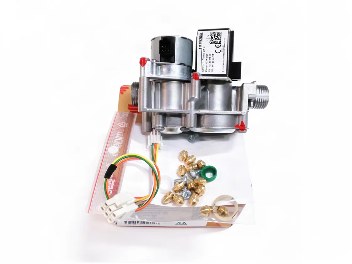Kit transformación Saunier Duval Themaclasic Con Servomotor Gas Natural, referencia 0010043796