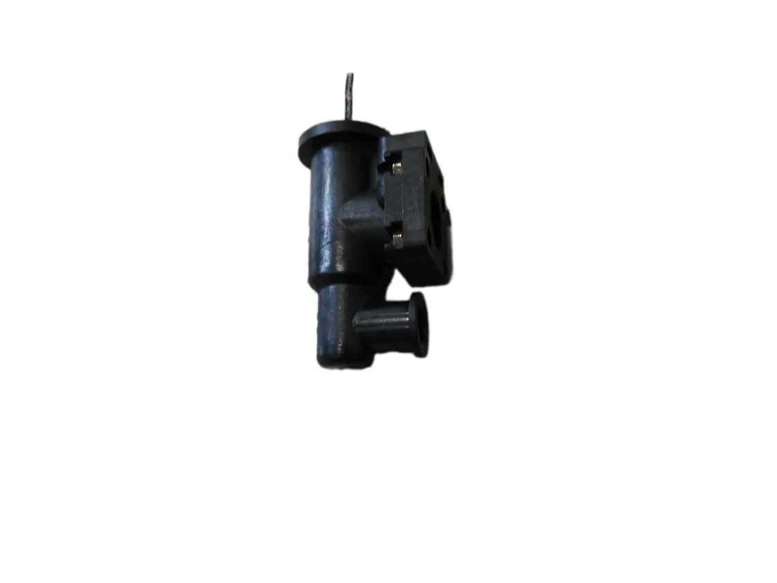 Tubo Ariston uscita acqua calda, codice ricambio 65153198