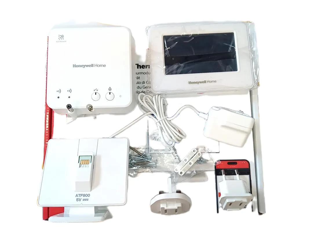 Evohome connected pack WiFi. enthält evohome R3 WiFi ATC938G4027 Steuerung + Steuermodul R9H911RF3000 + Tischhalterung ATF800, Teilenummer ATP931GM4118