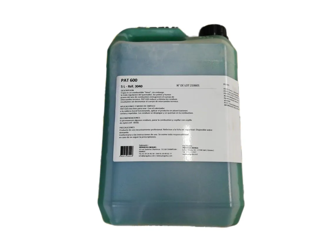 Additif nettoyant chaudière gaz PAT 600 Bidon 5l. Élimine les incrustations dans les échangeurs et modules inoxydables. (Côté fumées), référence WR-016576